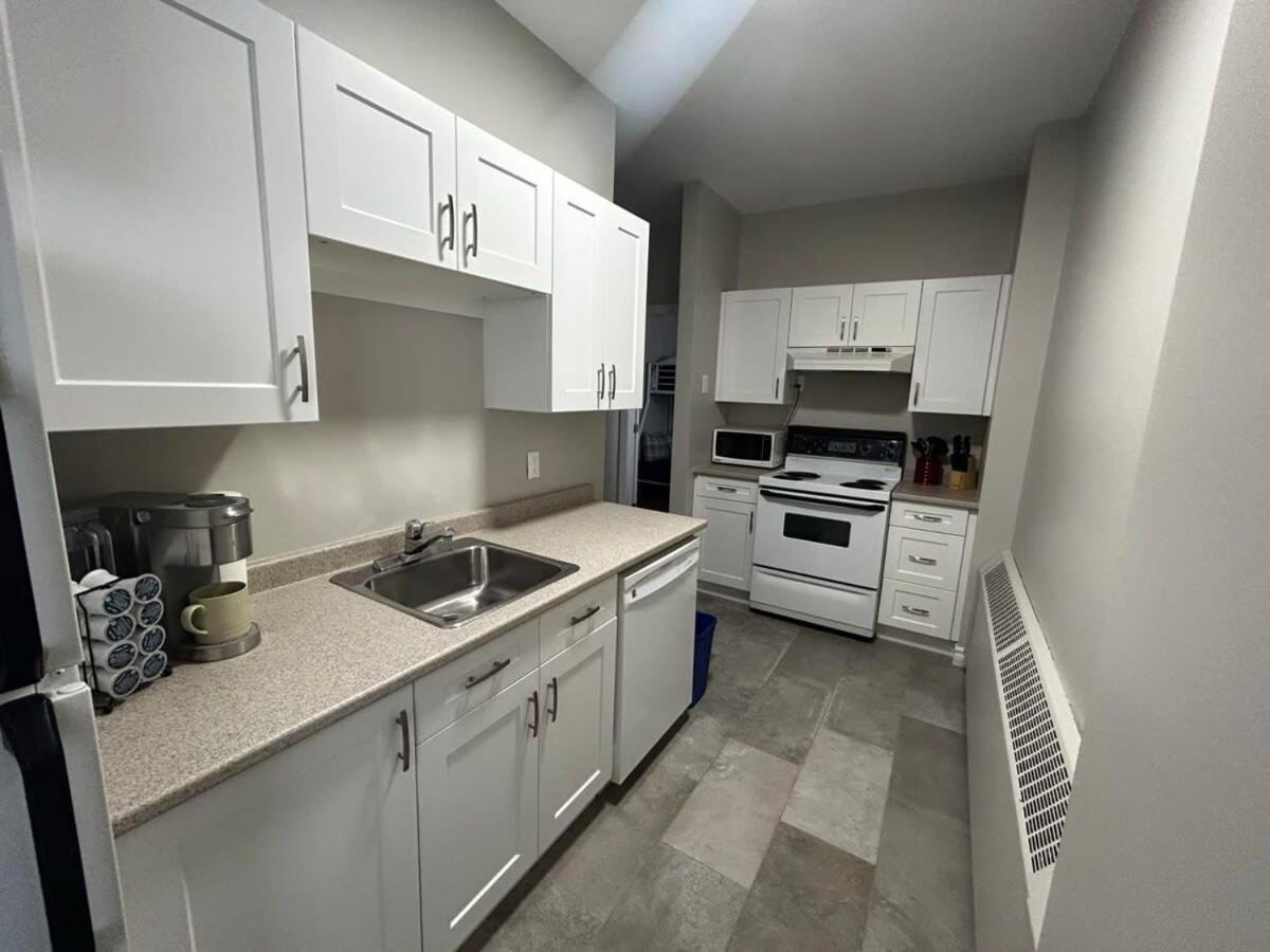 New Large Luxurious 2Br Condo In The Heart Of Uptown Coffee, Wifi Saint John Bagian luar foto